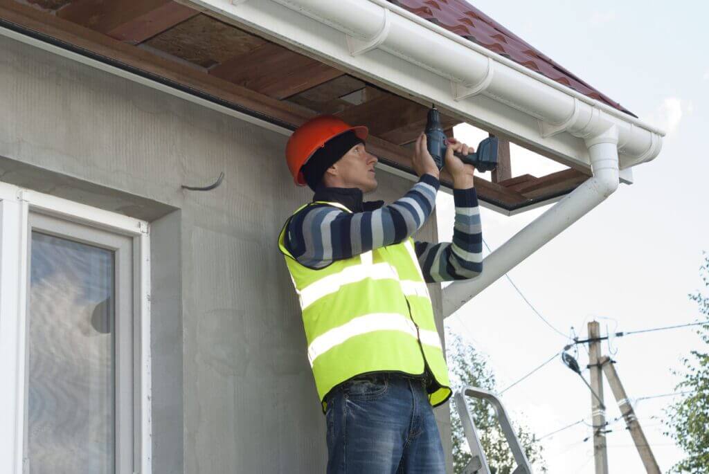 Signs You Need Soffit or Fascia Repair